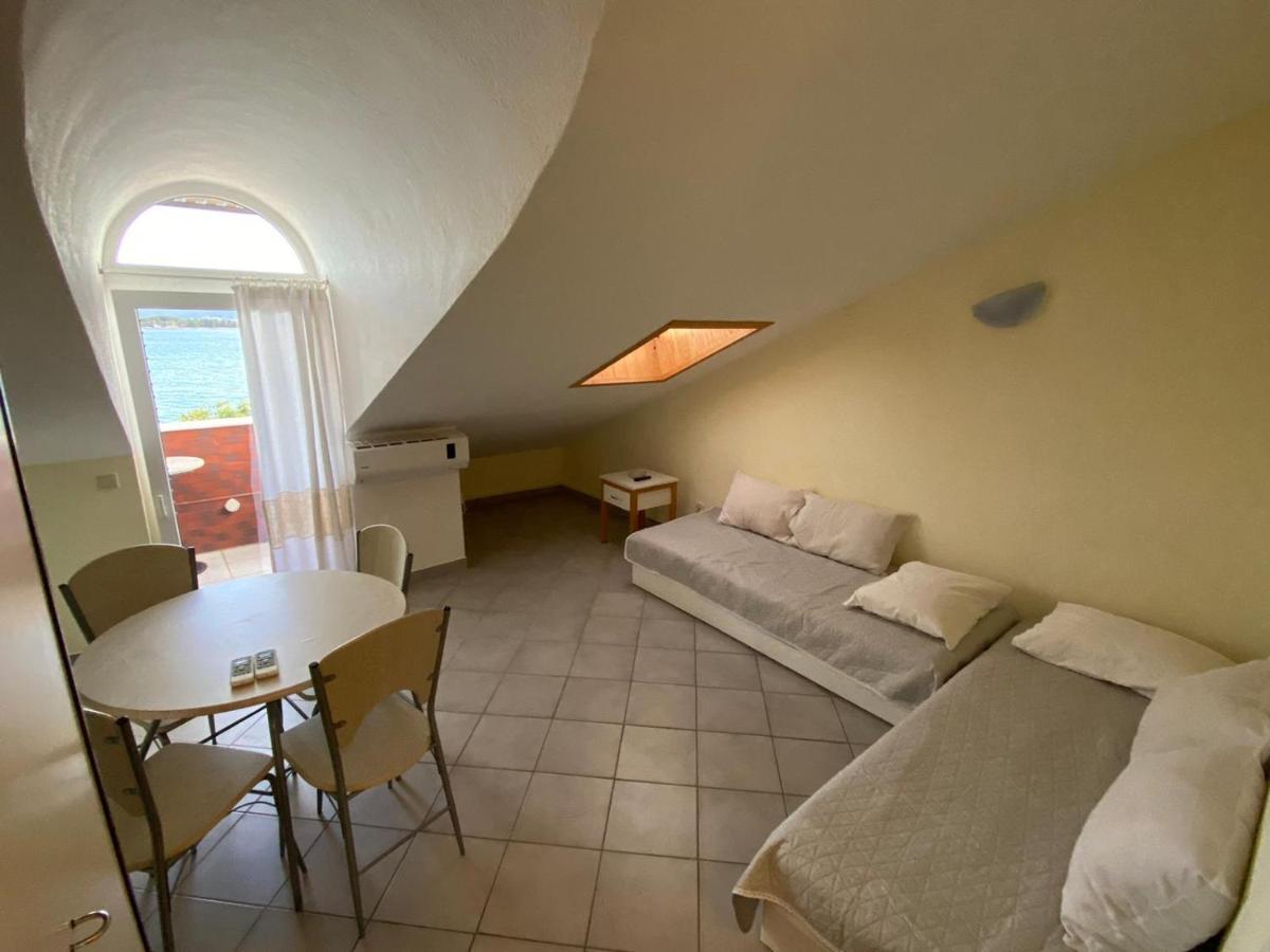Blue Wave Apartments Turanj Buitenkant foto